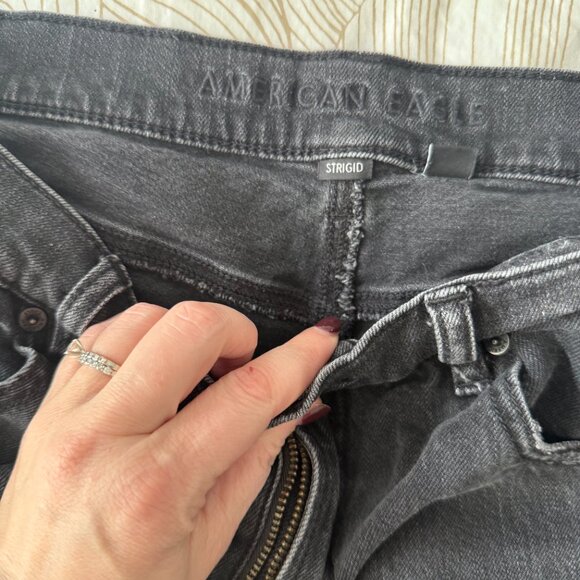 American Eagle Size 10 Cropped Black Strigid Jeans - Picture 3 of 3